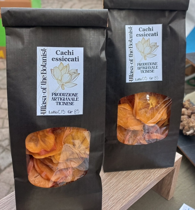 Cachi essiccati a fette